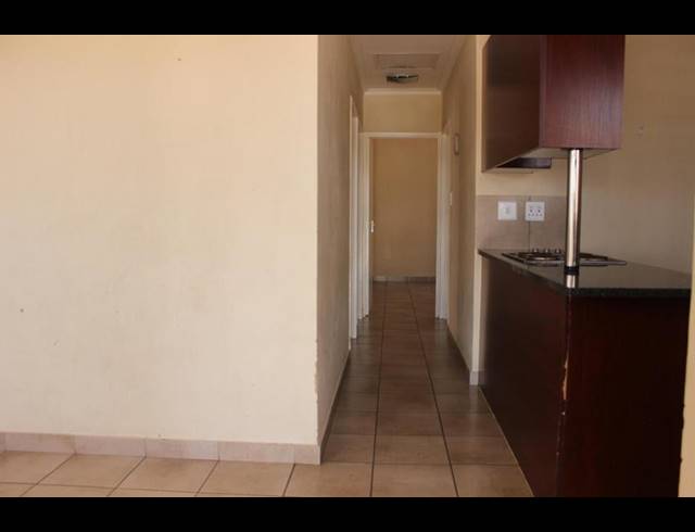 3 BEDROOM TOWNHOUSE FOR SALE IN KOSMOSDAL